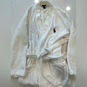 - Men’s robe
